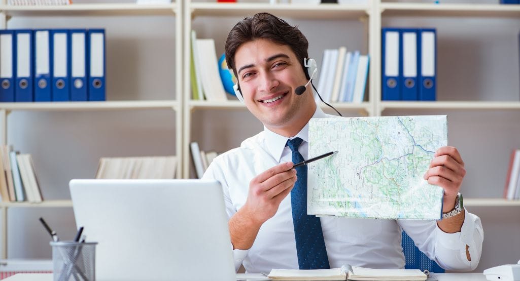 phiên dịch đóng vai trò thiết yếu trong các cuộc họp, hội nghị và hội thảo